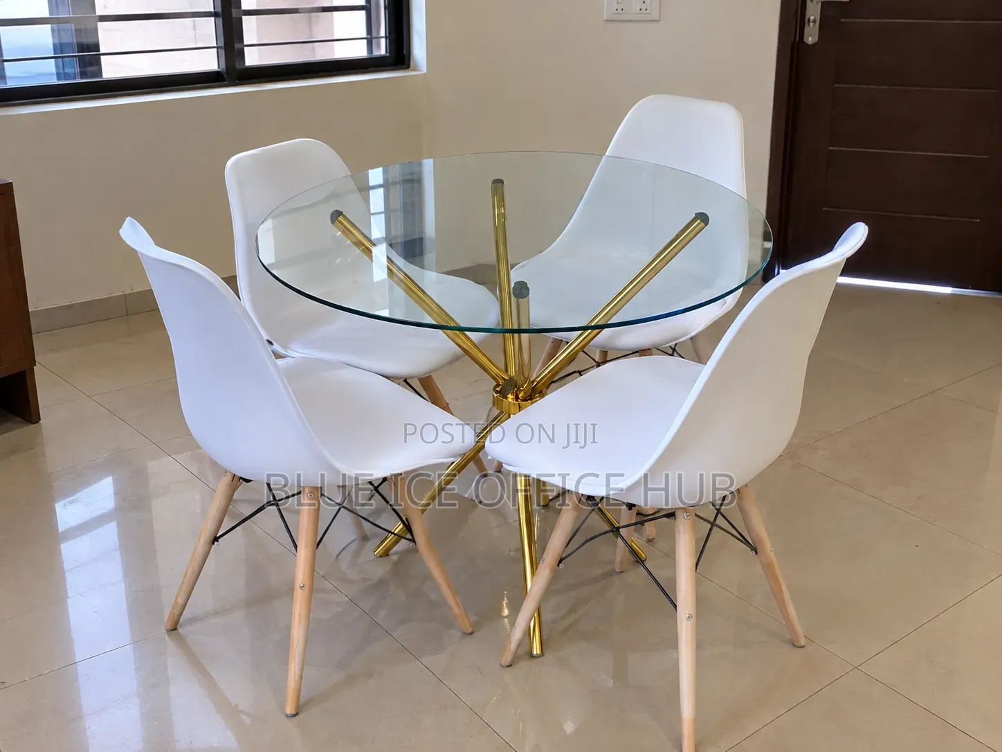 Round Glass Dining Table With 4 White Chairs – Gold Base