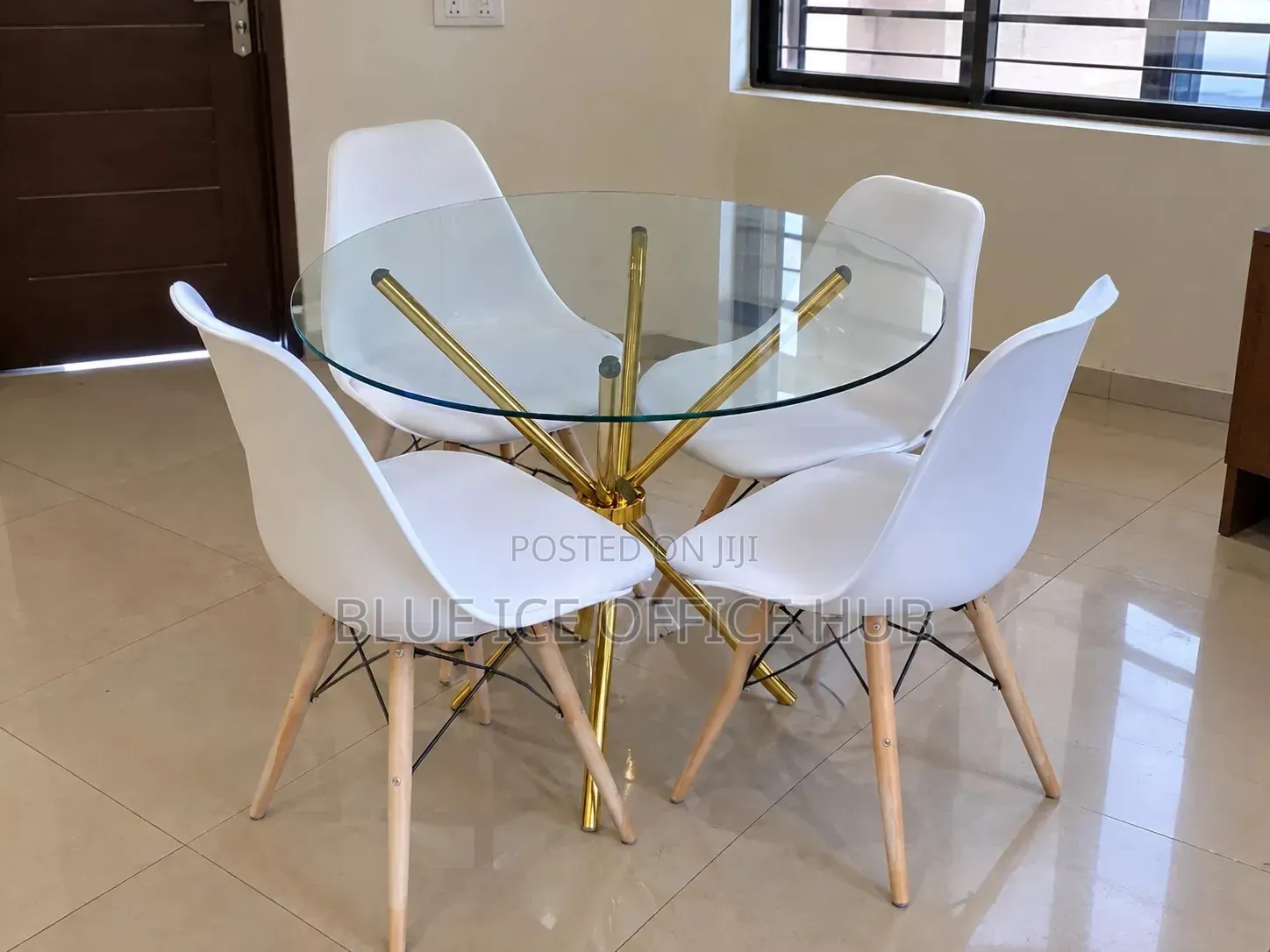 Round Glass Dining Table With 4 White Chairs – Gold Base