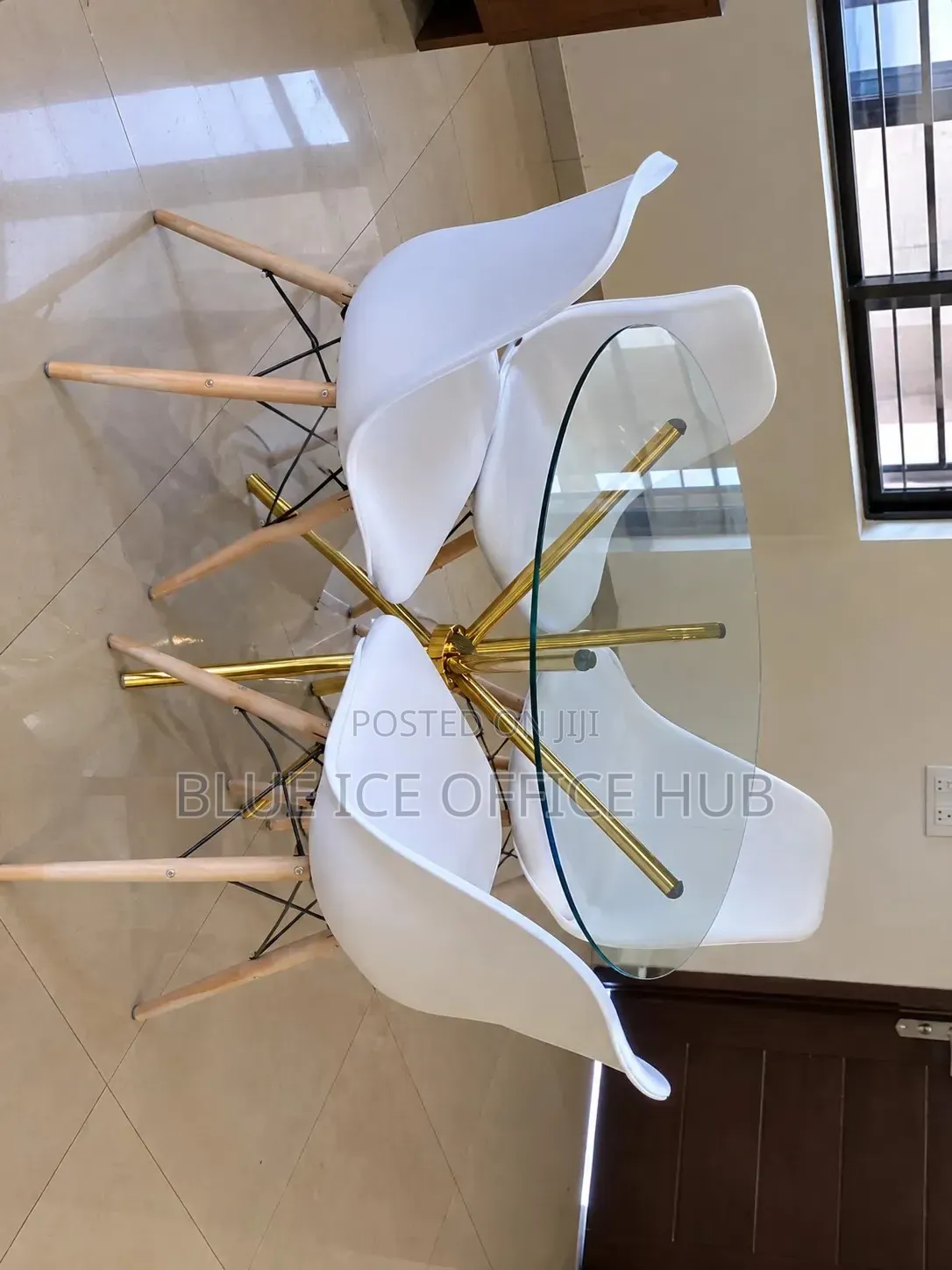 Round Glass Dining Table With 4 White Chairs – Gold Base