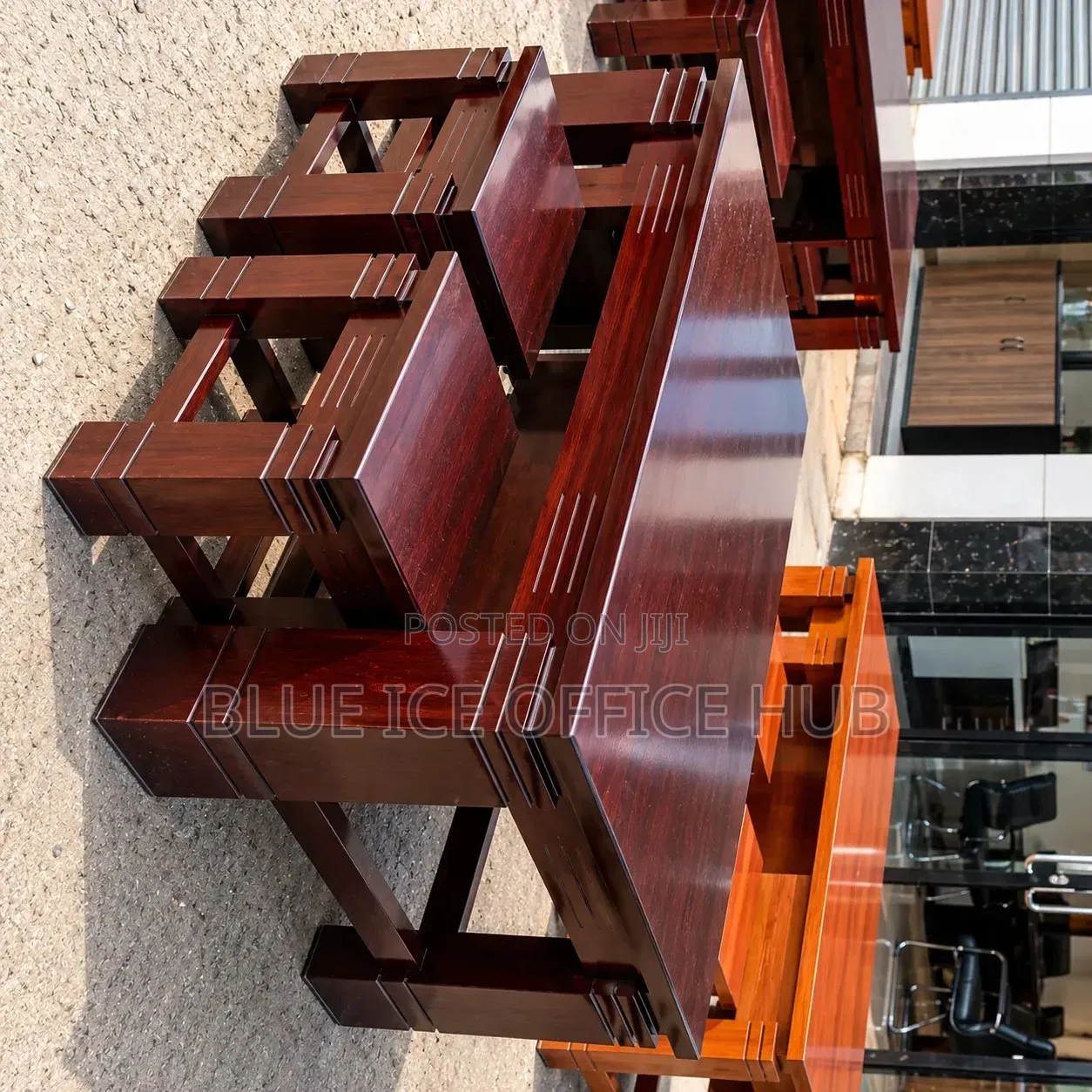 Heavy Wooden Coffe Table With 2 Matching Stools