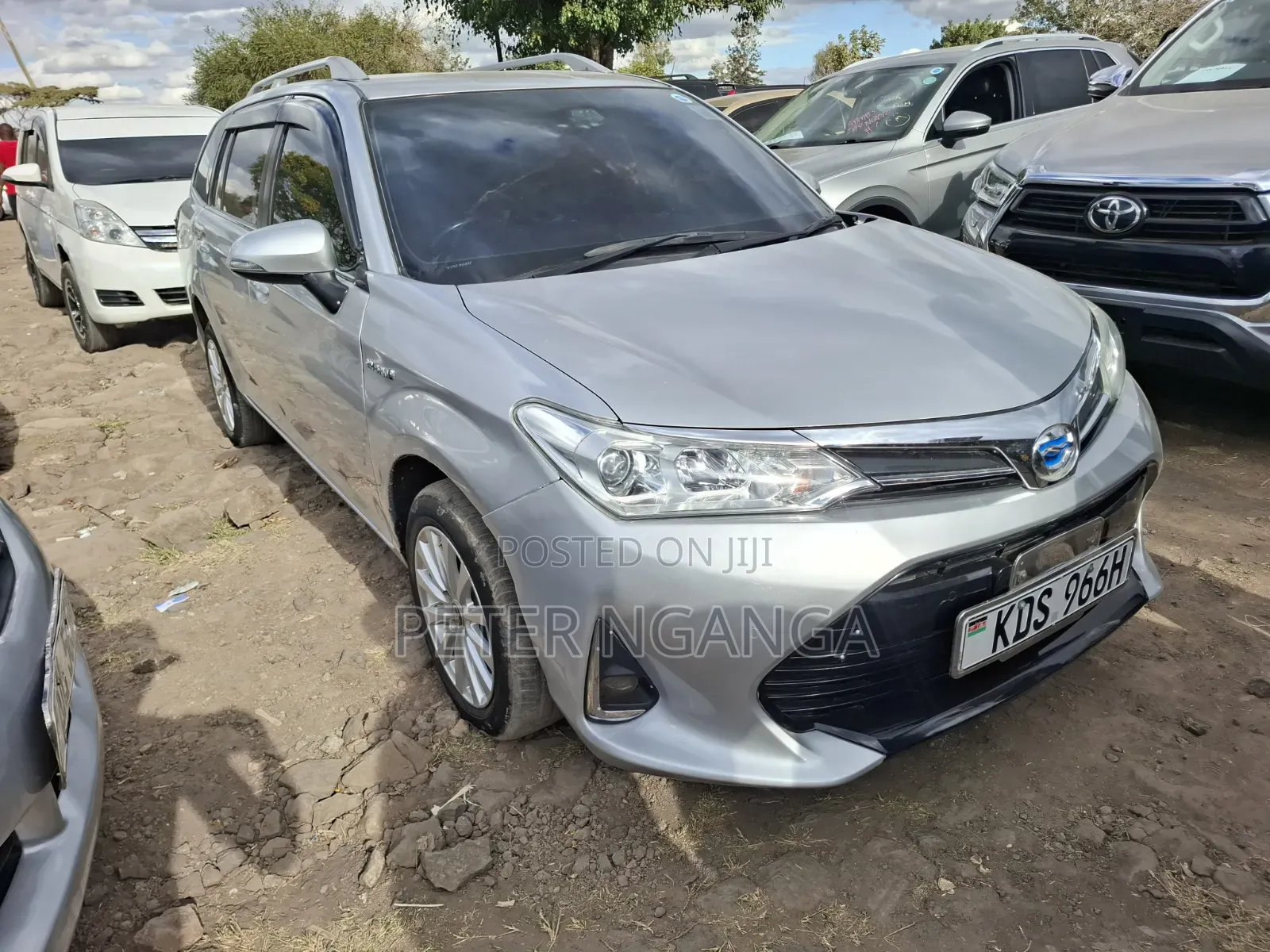 Toyota Corolla Fielder 1.5 Hybrid FWD 2018 Silver