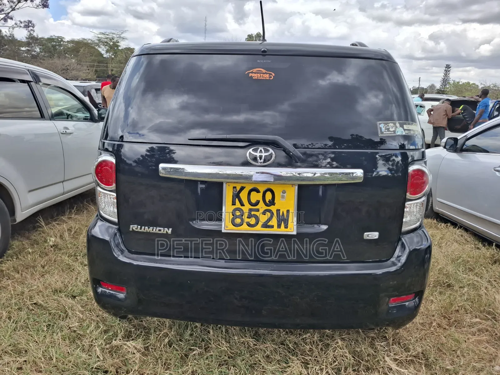 Toyota Corolla Rumion Hatchback 1.5 FWD 2011 Black