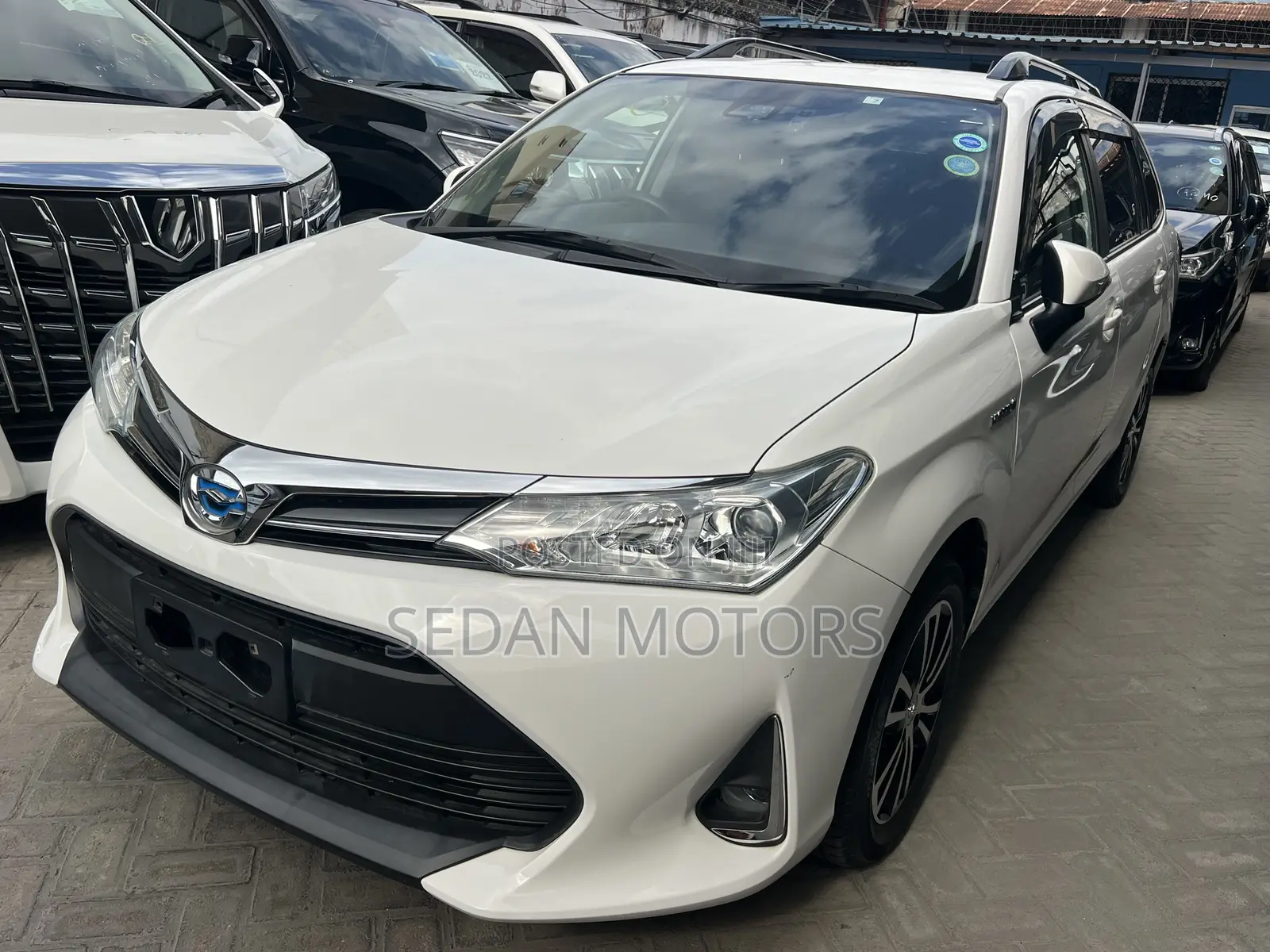 Toyota Corolla Fielder 2019 Off white