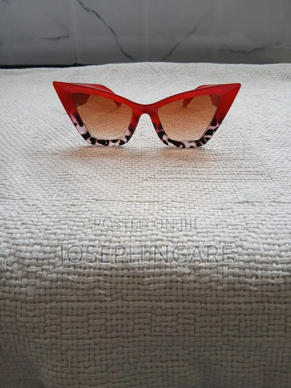 Classy Oversized Cat-Eye Sunglasses for Women – Red & Tortoiseshell