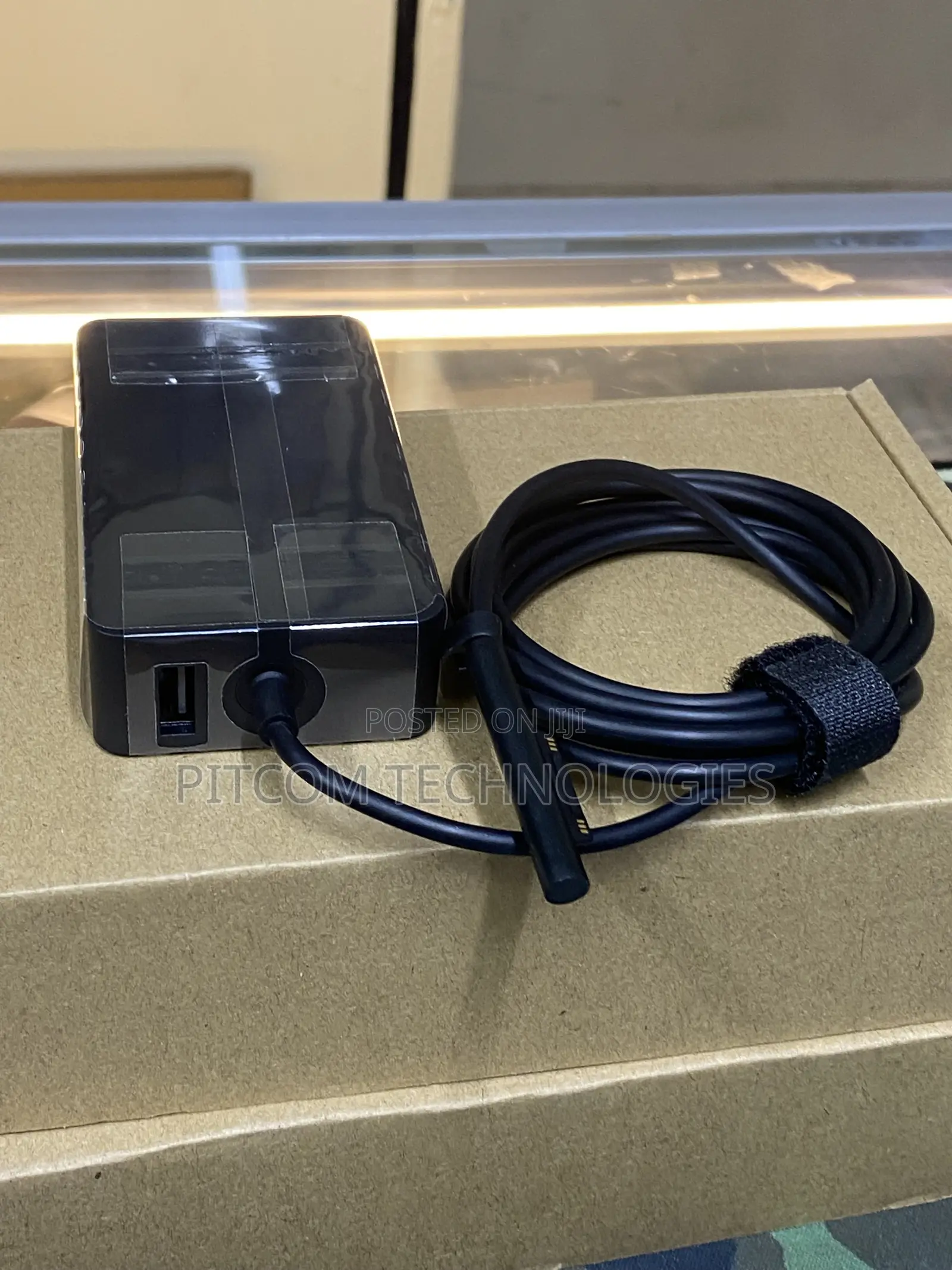 Microsoft 44w Charger