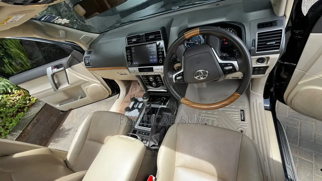 Toyota Land Cruiser Prado 2.8 2023 Black