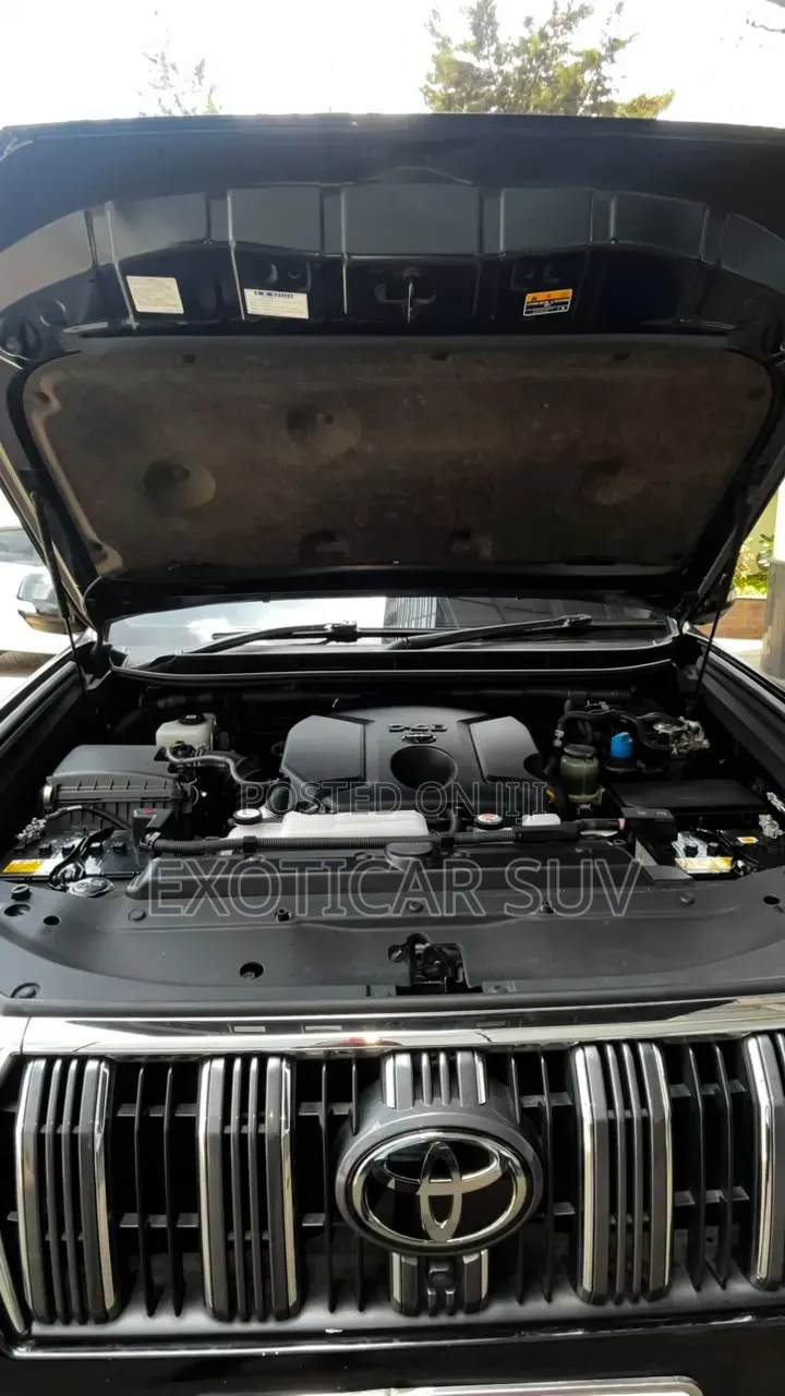 Toyota Land Cruiser Prado 2.8 2023 Black