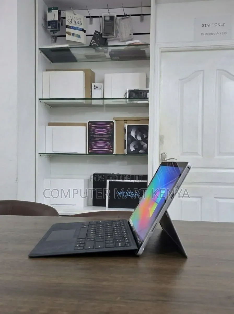 New Laptop Microsoft Surface Pro 5 8GB Intel Core i5 SSD 256GB