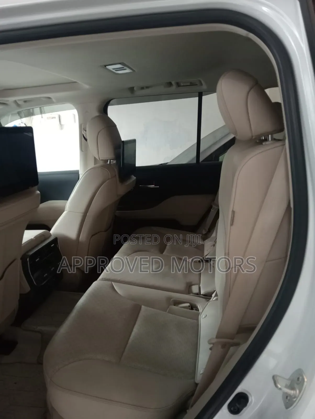 Toyota Land Cruiser 2023 White