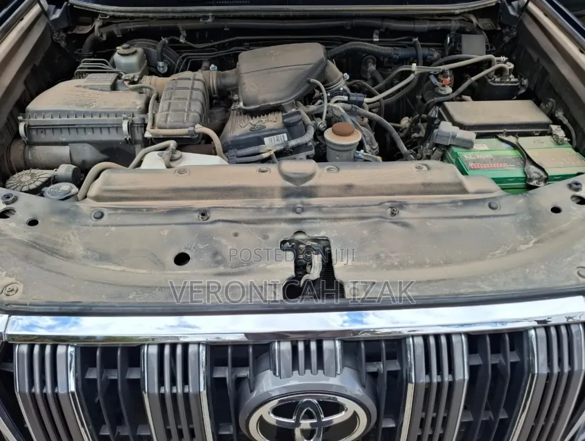 Toyota Land Cruiser Prado 2016 Gray