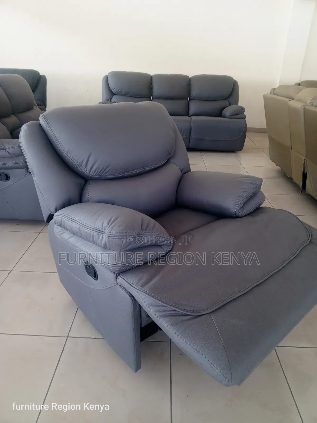 1 Seater Luxurious King-Size Gray Recliner Sofa.