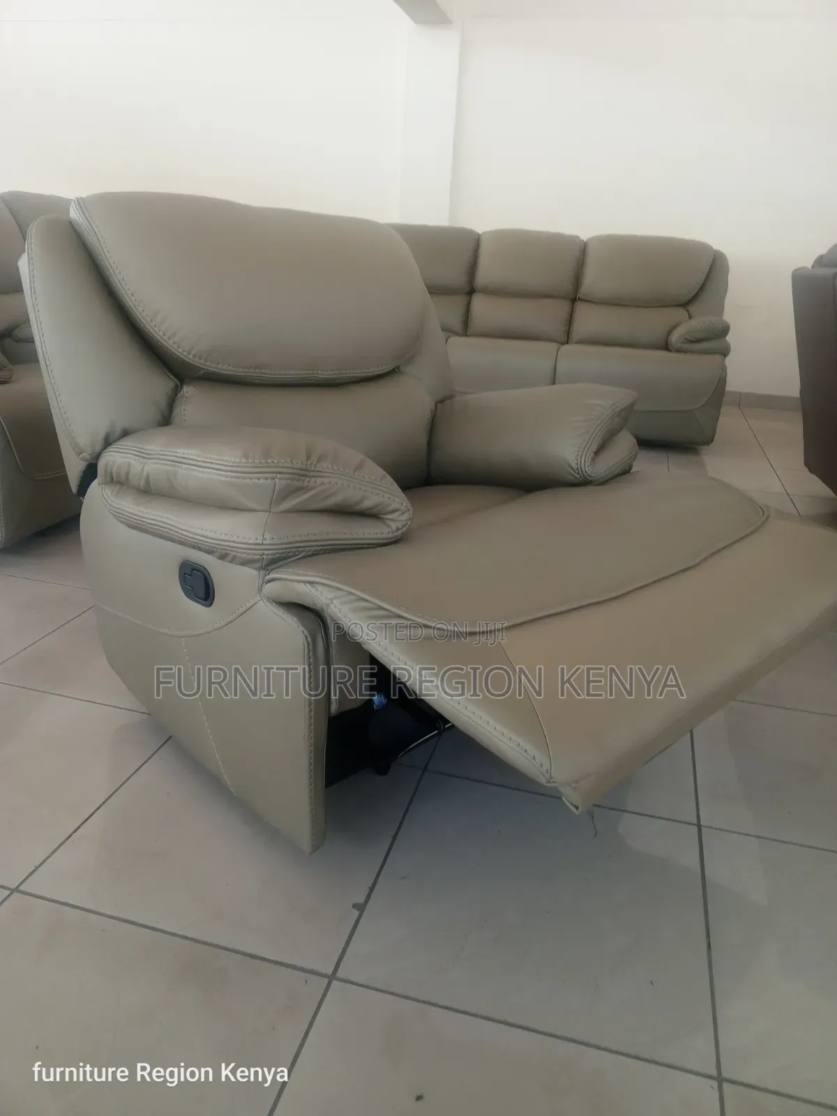 1 Seater Luxurious King-Size Jungle Green Recliner Sofa