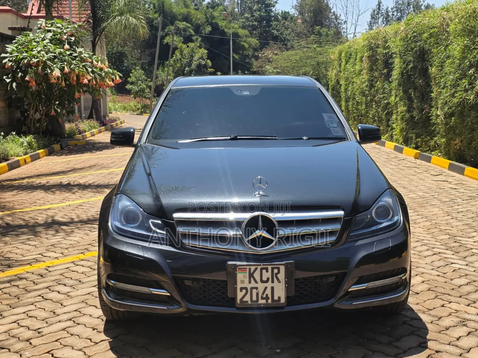 Mercedes-Benz C200 2011 Black