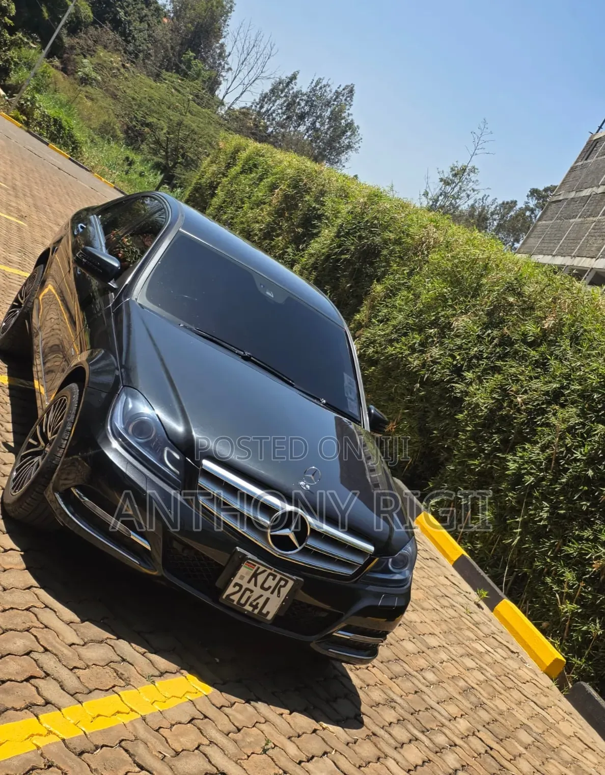 Mercedes-Benz C200 2011 Black