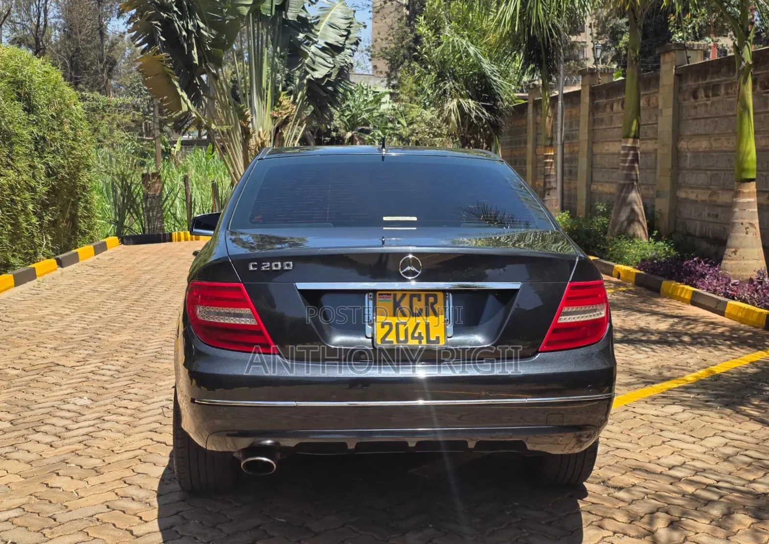 Mercedes-Benz C200 2011 Black