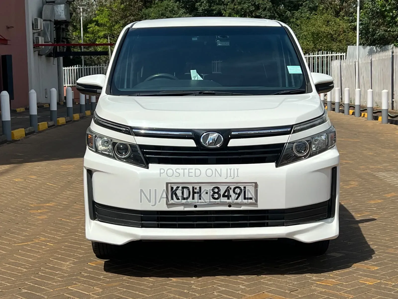 Toyota Voxy 2016 White