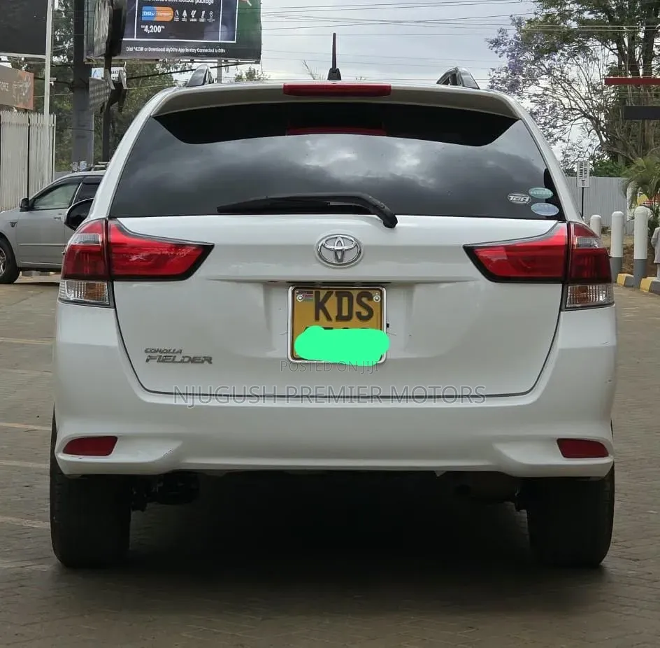 Toyota Corolla Fielder 2019 White