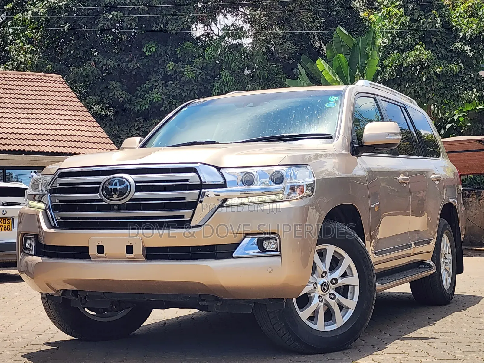 Toyota Land Cruiser 4.6 V8 ZX 2017 Gold