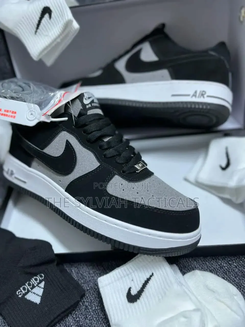 Original Legit Unisex Nike Sneakers