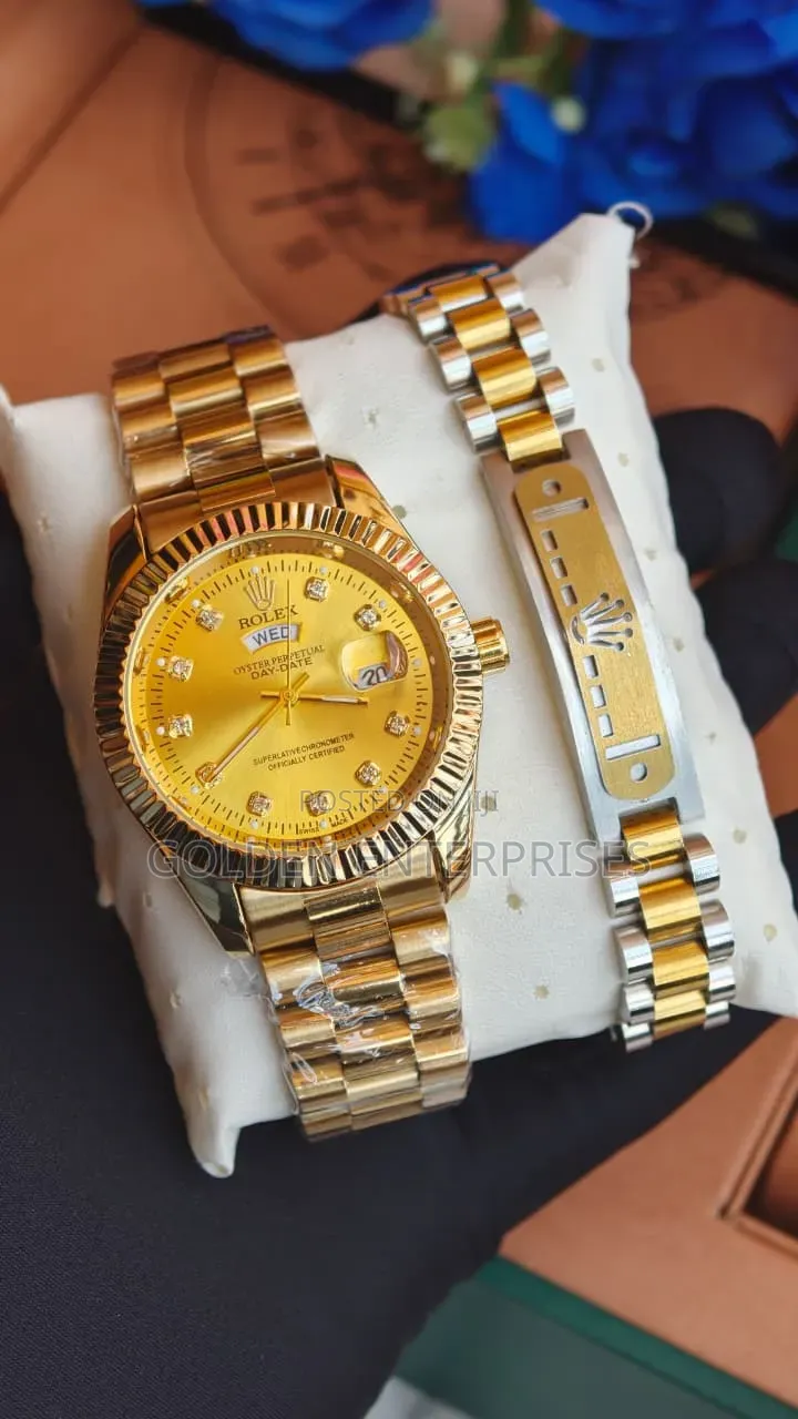 Quartz Wristwatch With Matching Gold Accent Bracelet