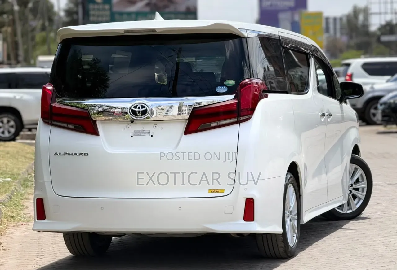 Toyota Alphard 2.5 Petrol AWD 2019 Off white