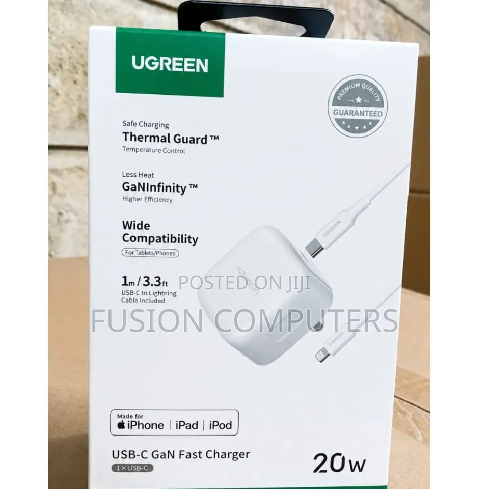 UGREEN CD137 20W USB-C Fast Charger With a USB-C to Lightning Cable