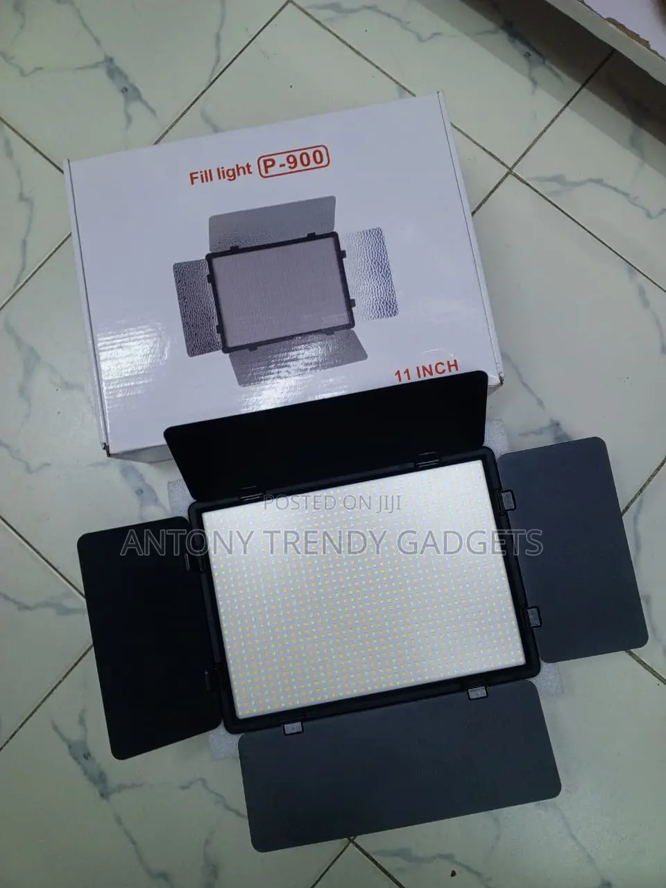 P-900 LED Video Light Panel With Remote and Barndoors