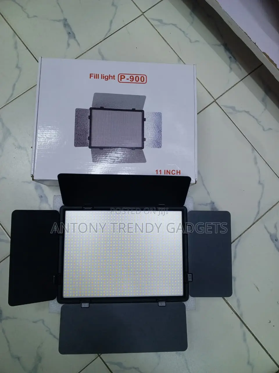 P-900 LED Video Light Panel With Remote and Barndoors