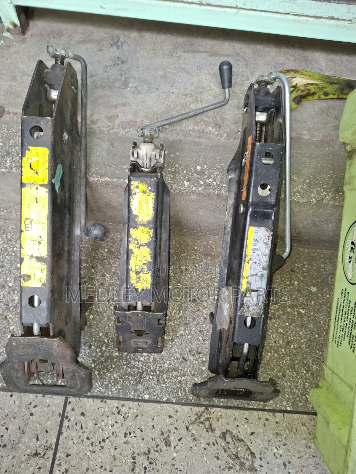 Mercedes Benz /Volvo Original Jacks