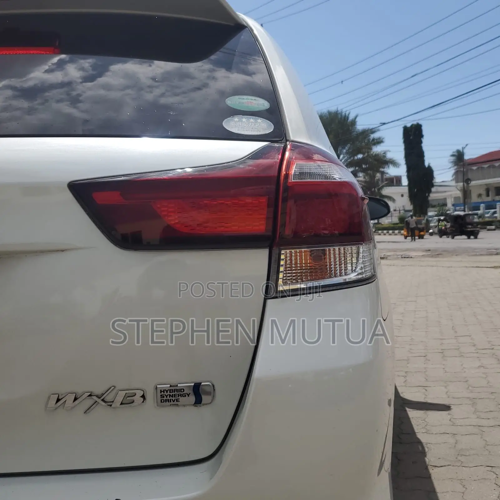 Toyota Corolla Fielder 1.5 Hybrid FWD 2019 White