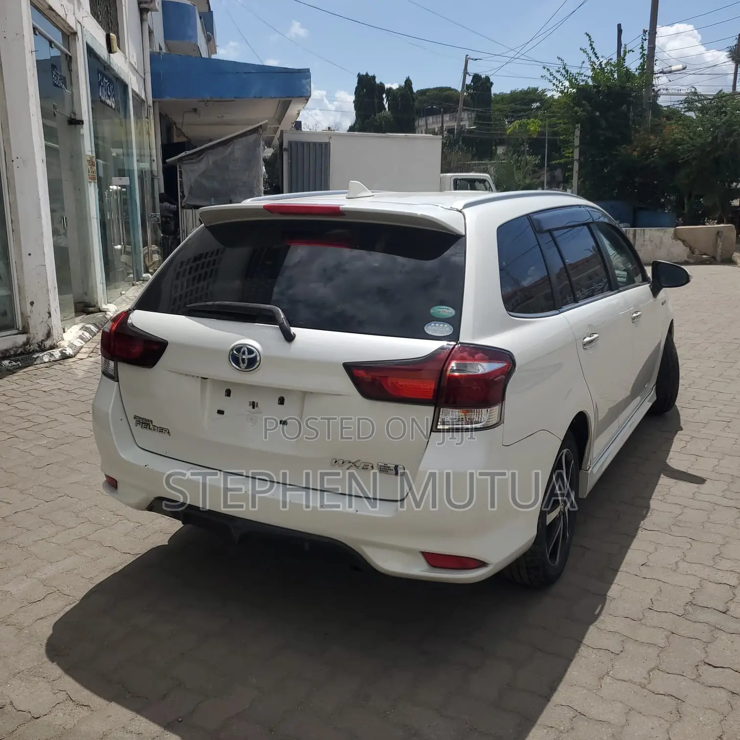 Toyota Corolla Fielder 1.5 Hybrid FWD 2019 White
