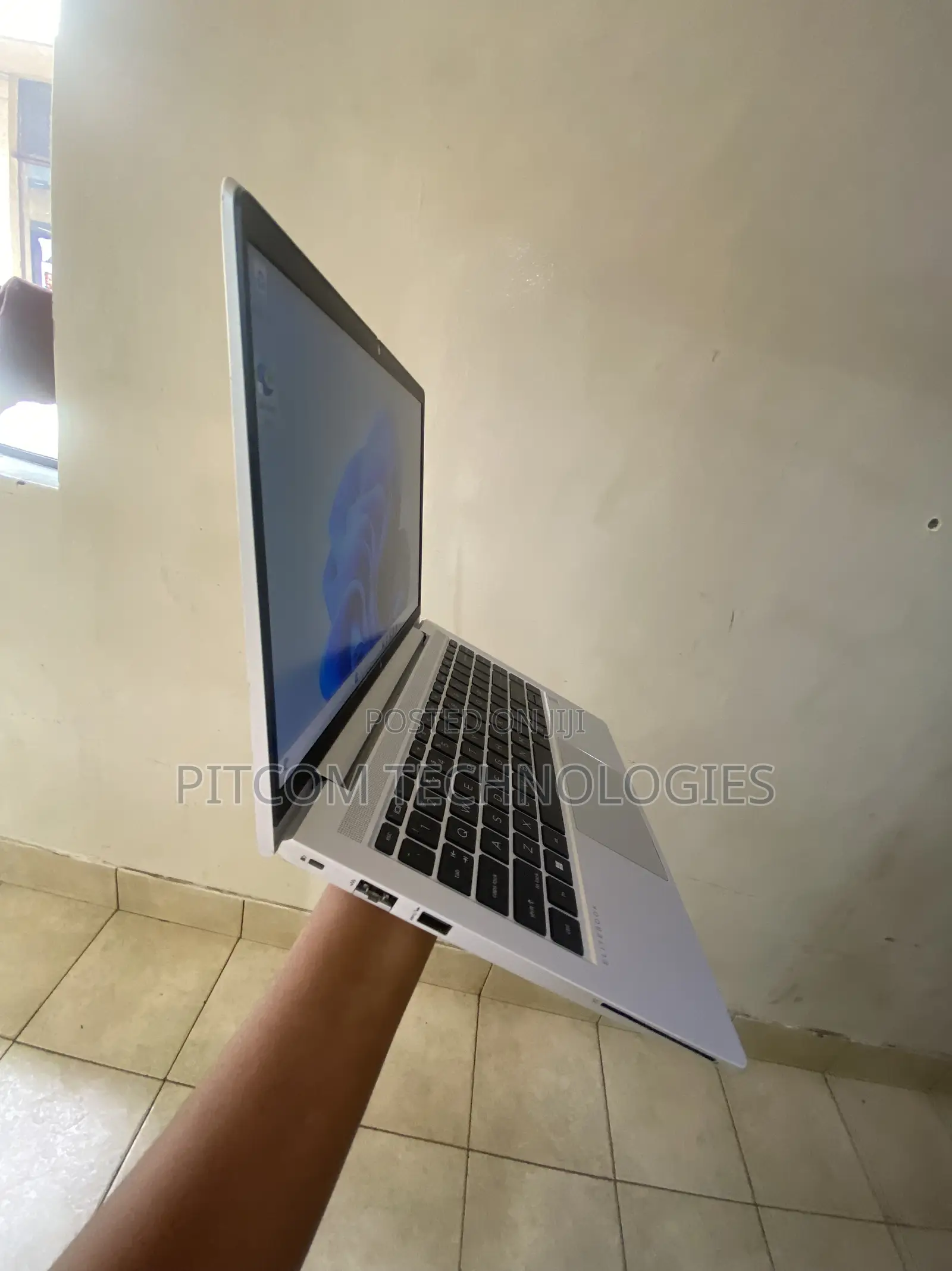 New Laptop HP EliteBook 645 G9 16GB AMD Ryzen 5 SSD 512GB