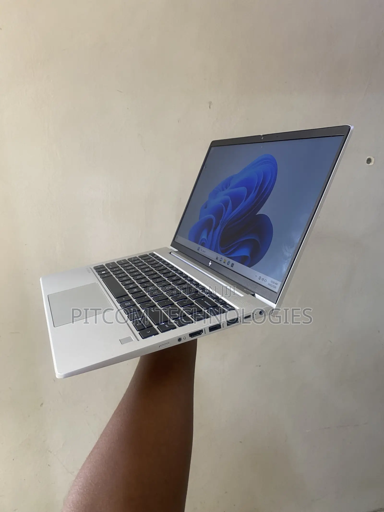 New Laptop HP EliteBook 645 G9 16GB AMD Ryzen 5 SSD 512GB