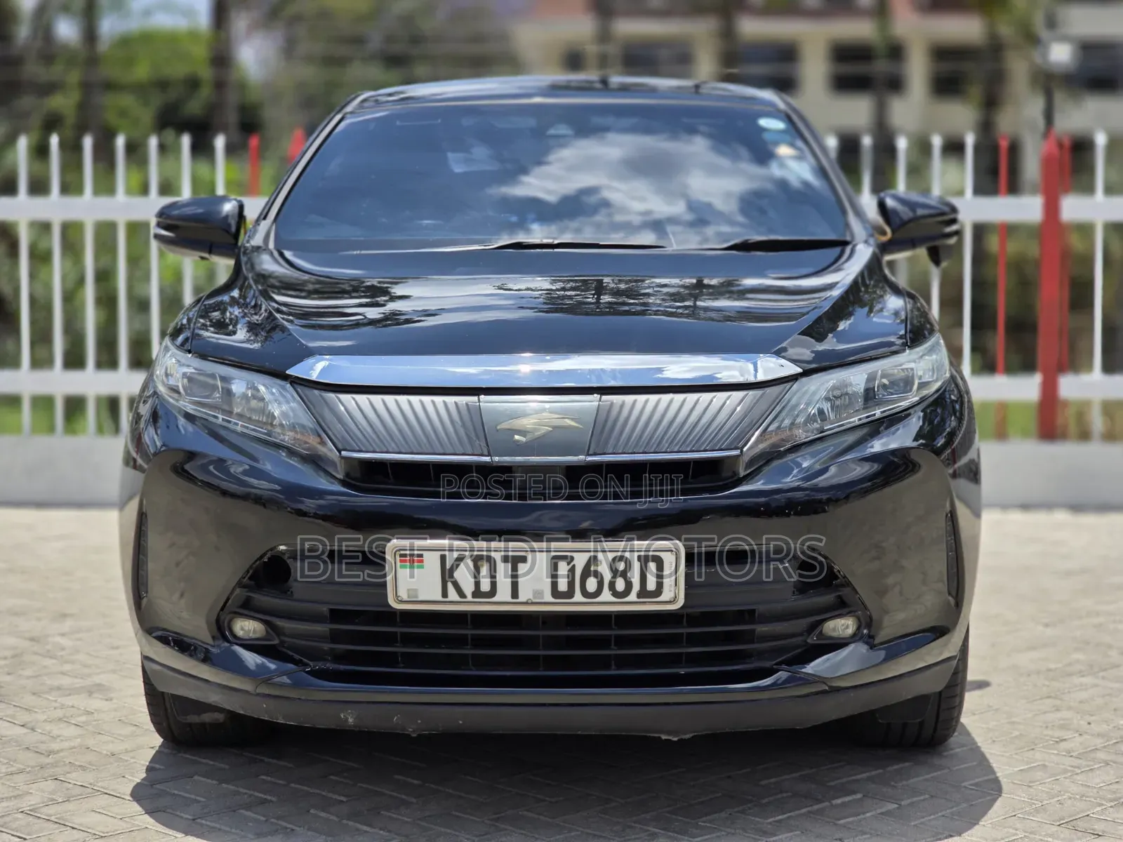 Toyota Harrier 2.0 2017