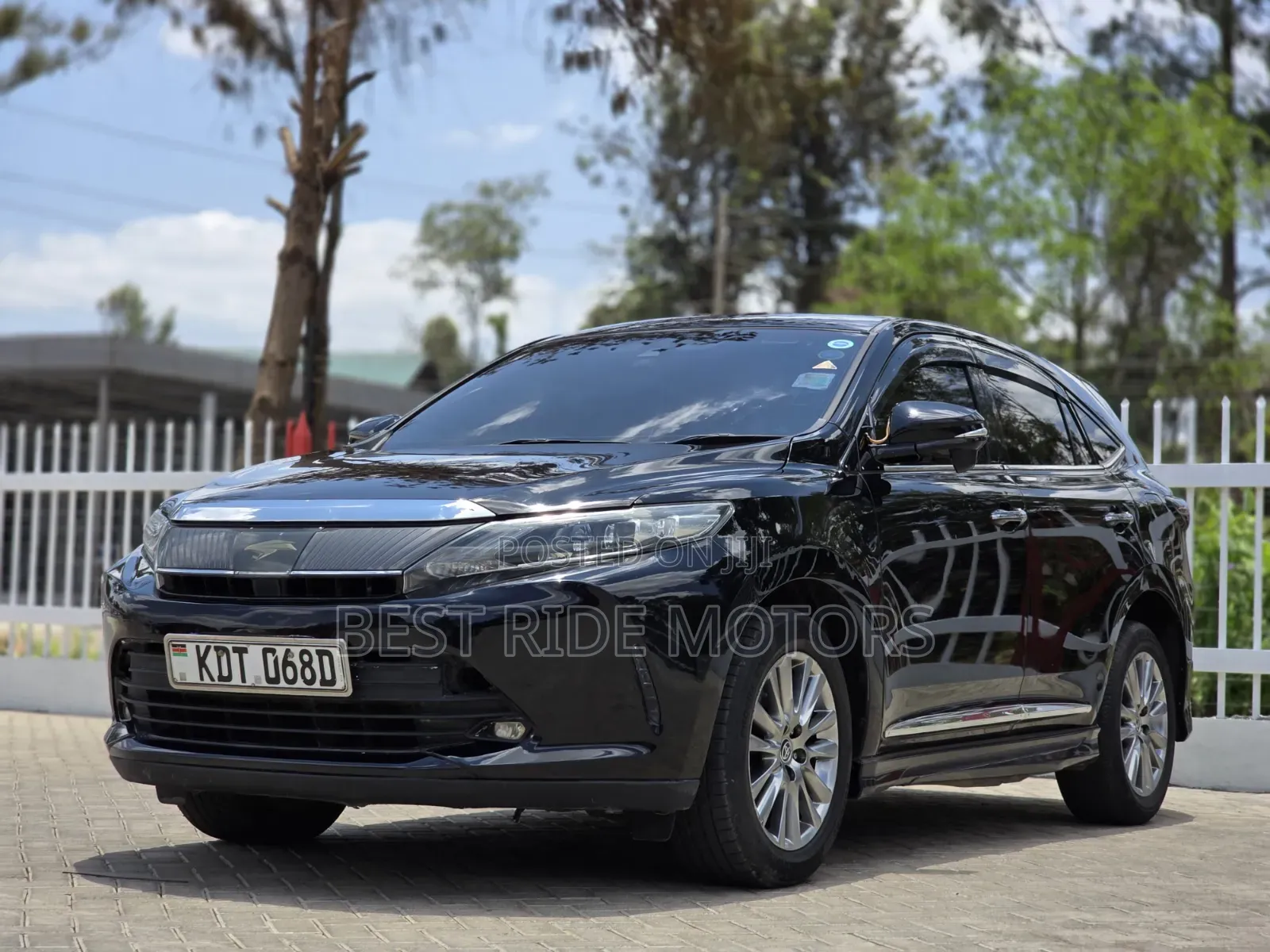 Toyota Harrier 2.0 2017