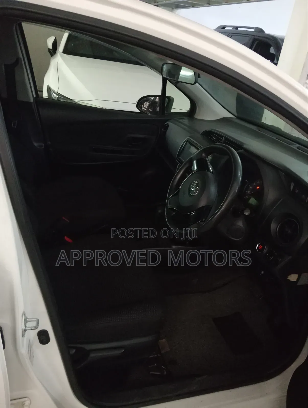 Toyota Vitz 2017 White