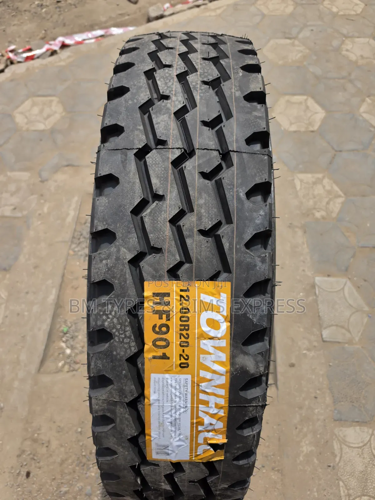 1200 R20 Townhall Tires (Allposition)