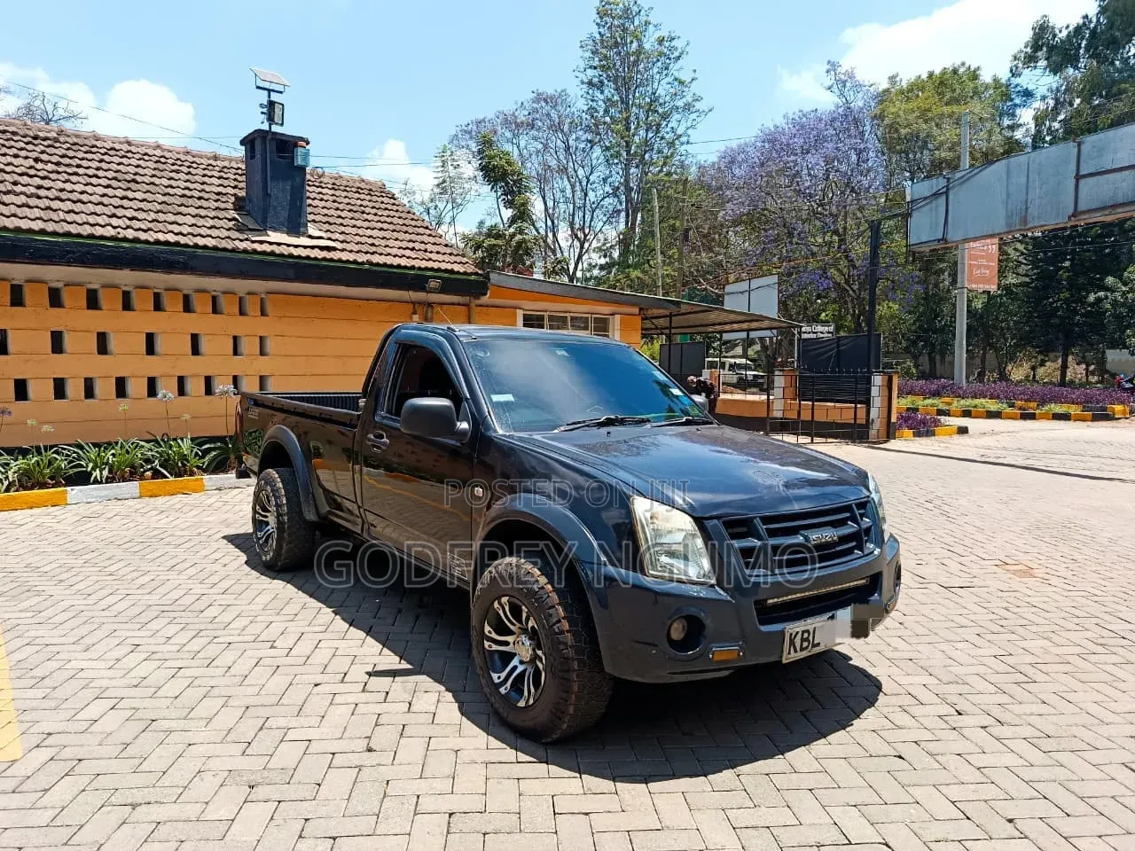 Isuzu D-MAX 2010 Gray