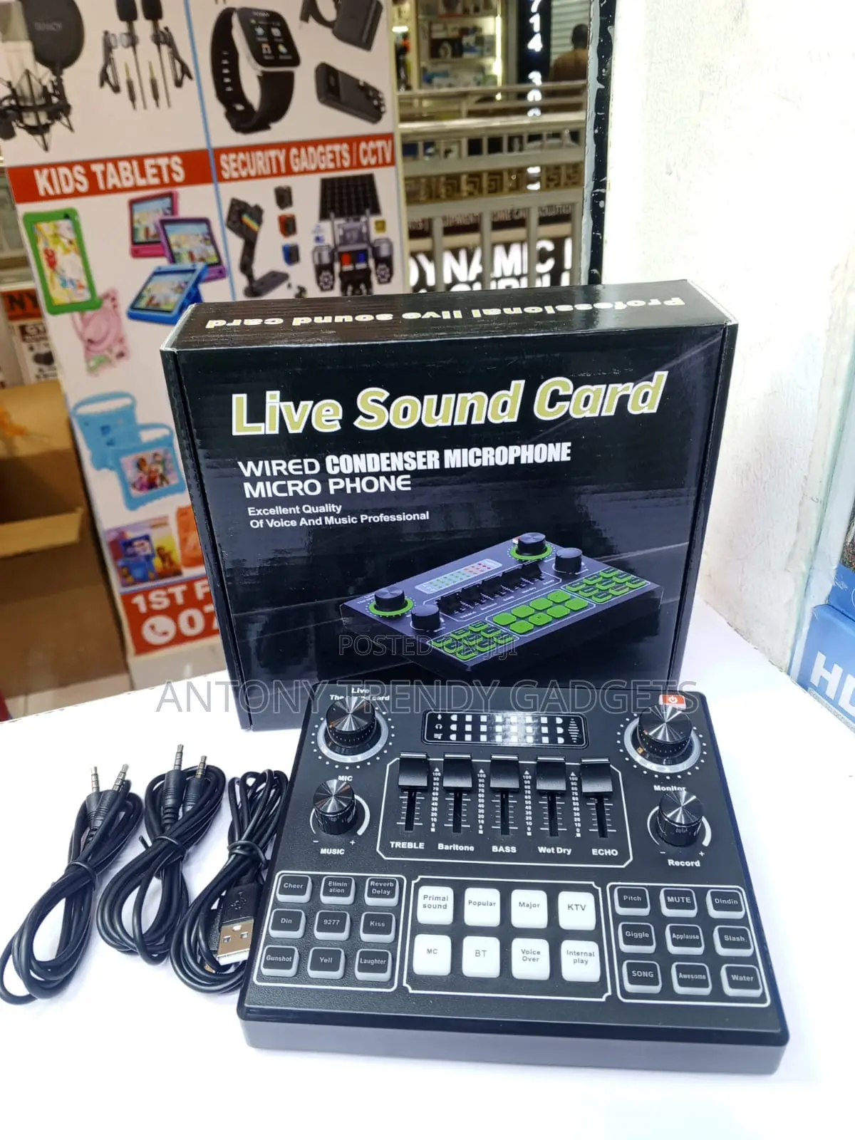 V9 Live Sound Card Mixer for Podcasting and Live Streaming