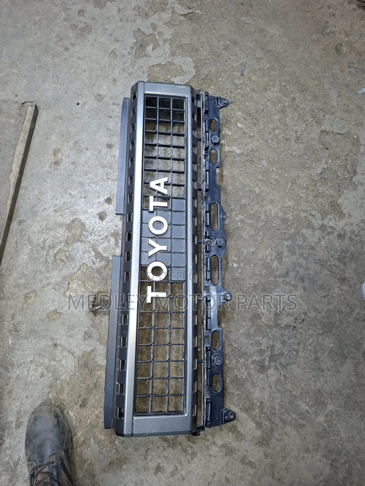 Landcruiser Prado J250 Series Grille