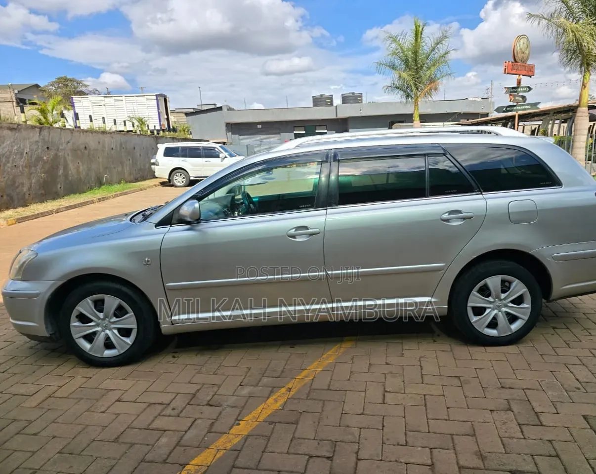 Toyota Avensis 2006 Silver