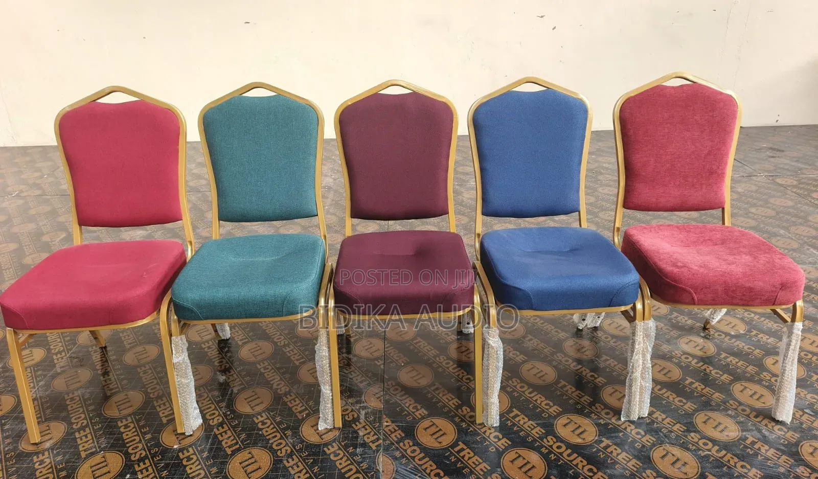 Higdensity Banquet With 20 Mm Metal Frame