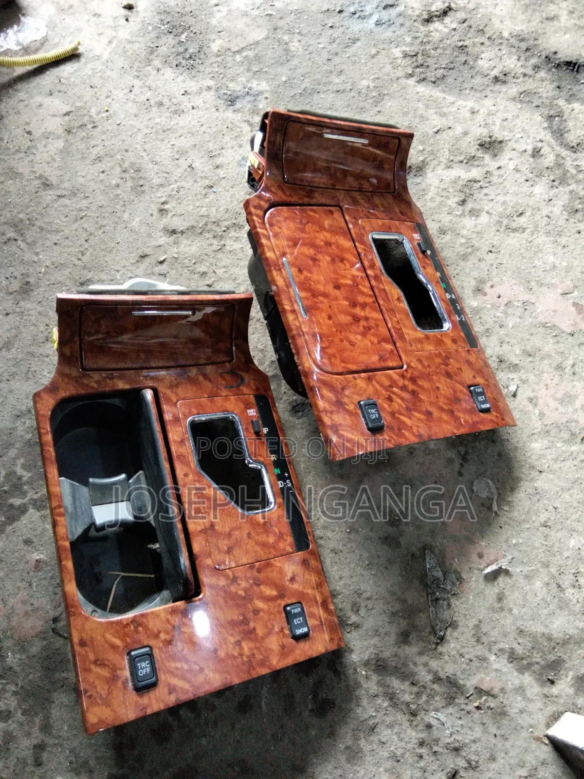 Toyota Crown Console
