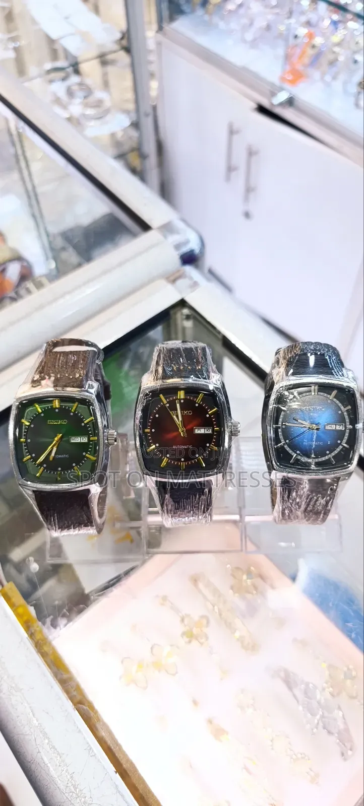 Seiko Recraft Automatic Watch for Men. Rich Green/Ocean Blue/Burgundy.