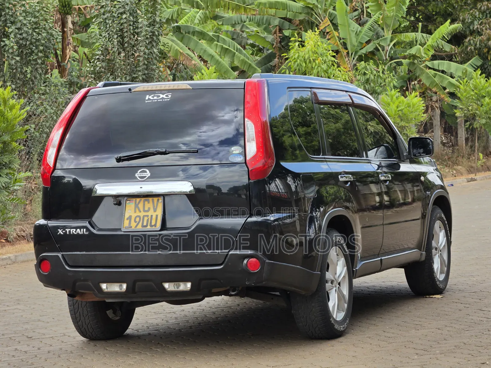 Nissan X-Trail 2.0 Petrol XE 2012 Black