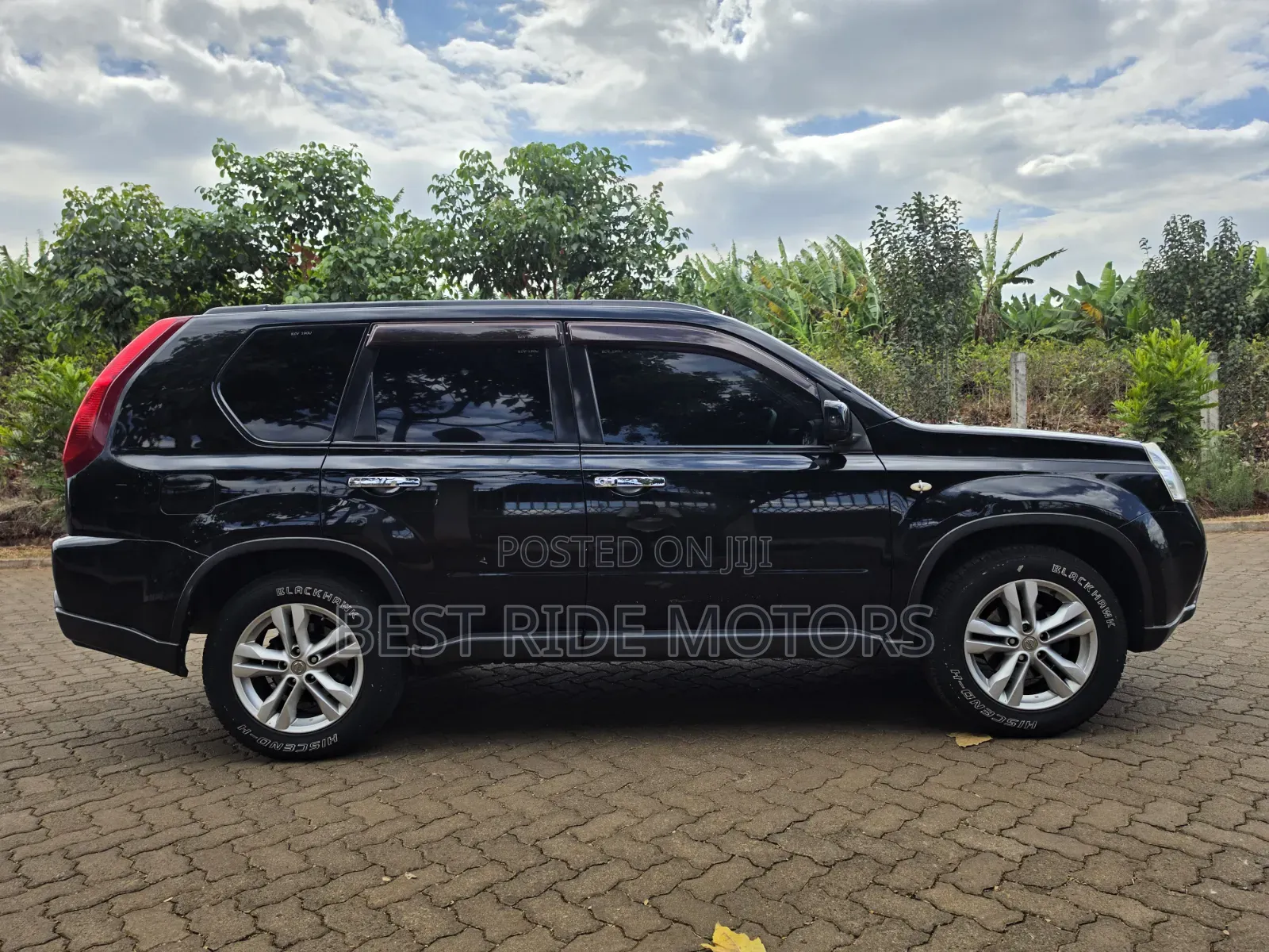Nissan X-Trail 2.0 Petrol XE 2012 Black