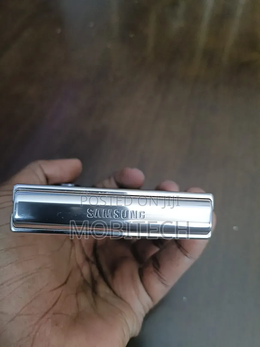 Samsung Z Flip 3,4,5,6 Screen Replacement