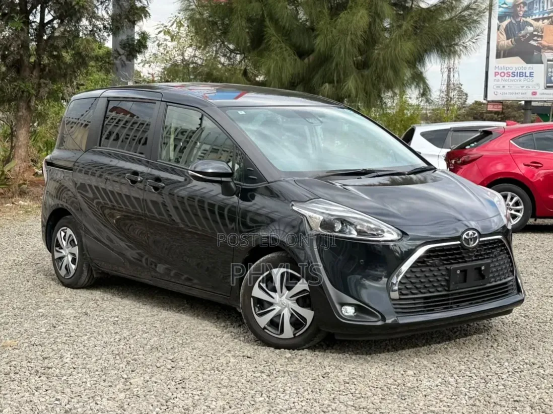 Toyota Sienta 1.5 FWD (6-seater) 2019 Silver