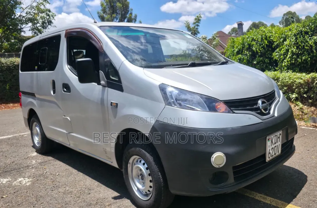 Nissan NV200 2015