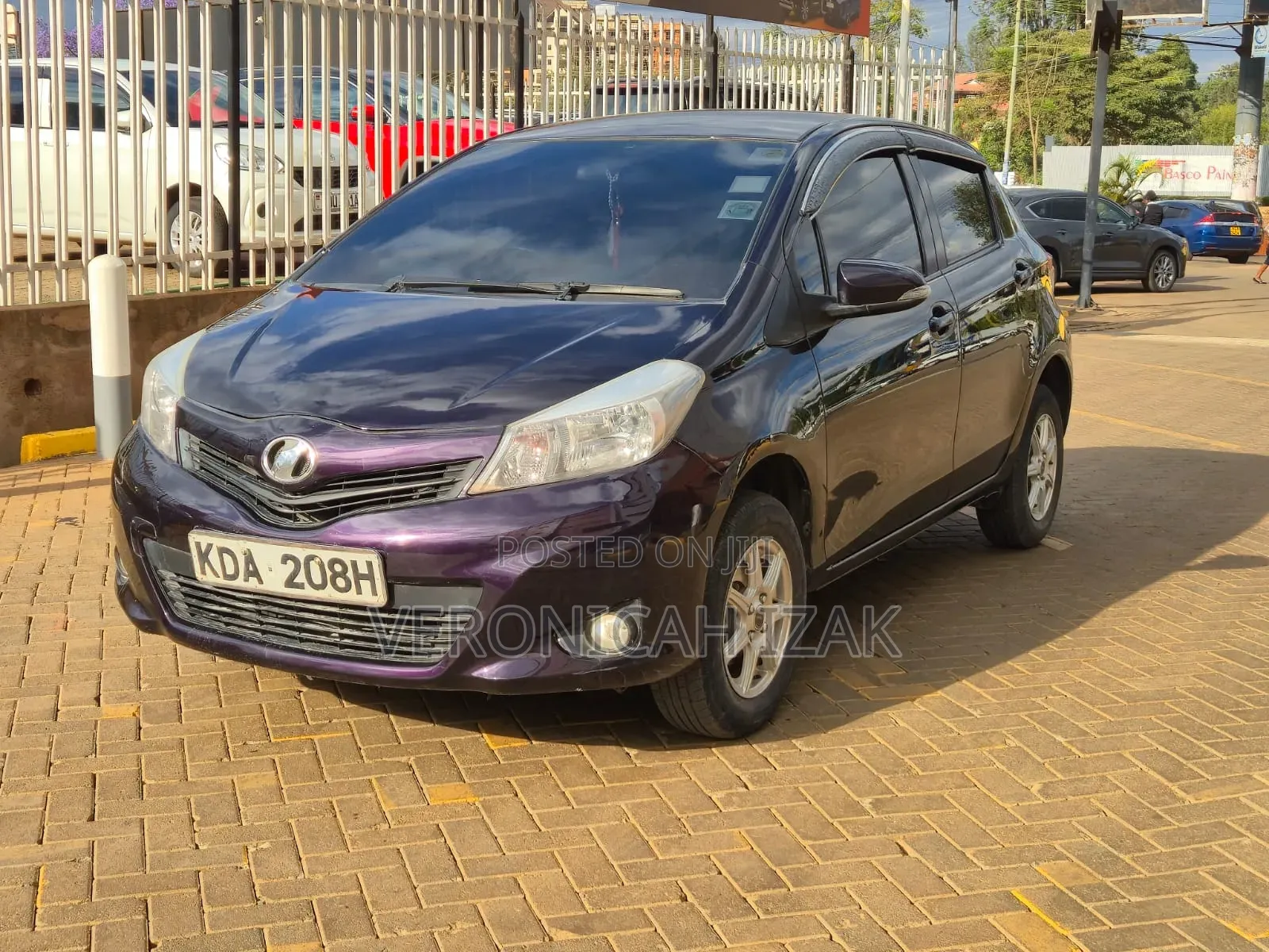 Toyota Vitz 2013 Burgundy